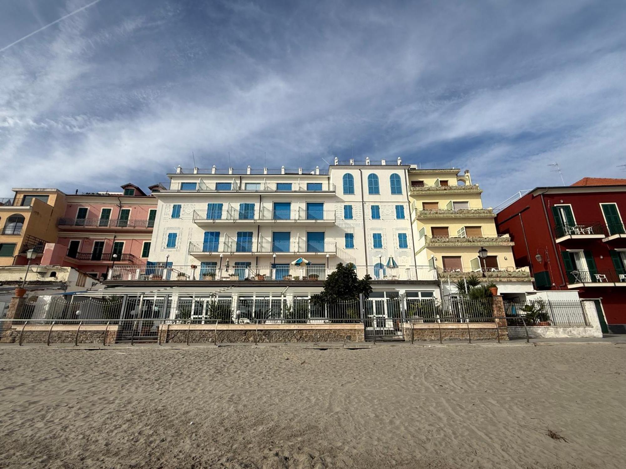 Hotel La Balnearia Alassio Esterno foto