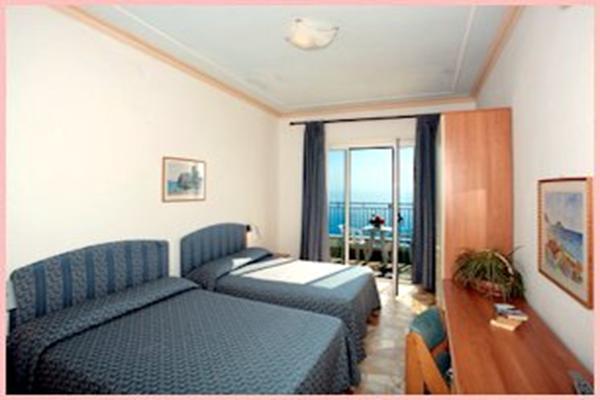 Hotel La Balnearia Alassio Esterno foto