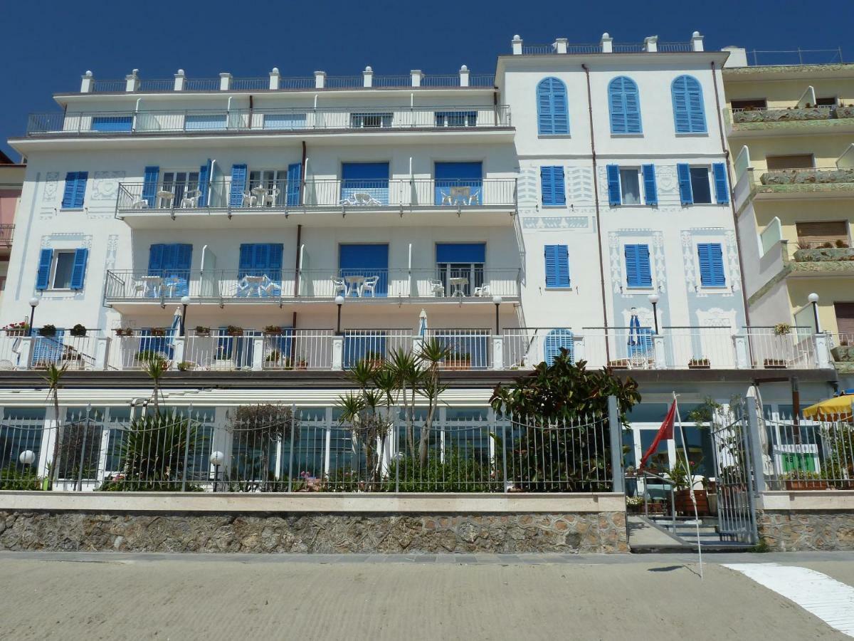Hotel La Balnearia Alassio Esterno foto