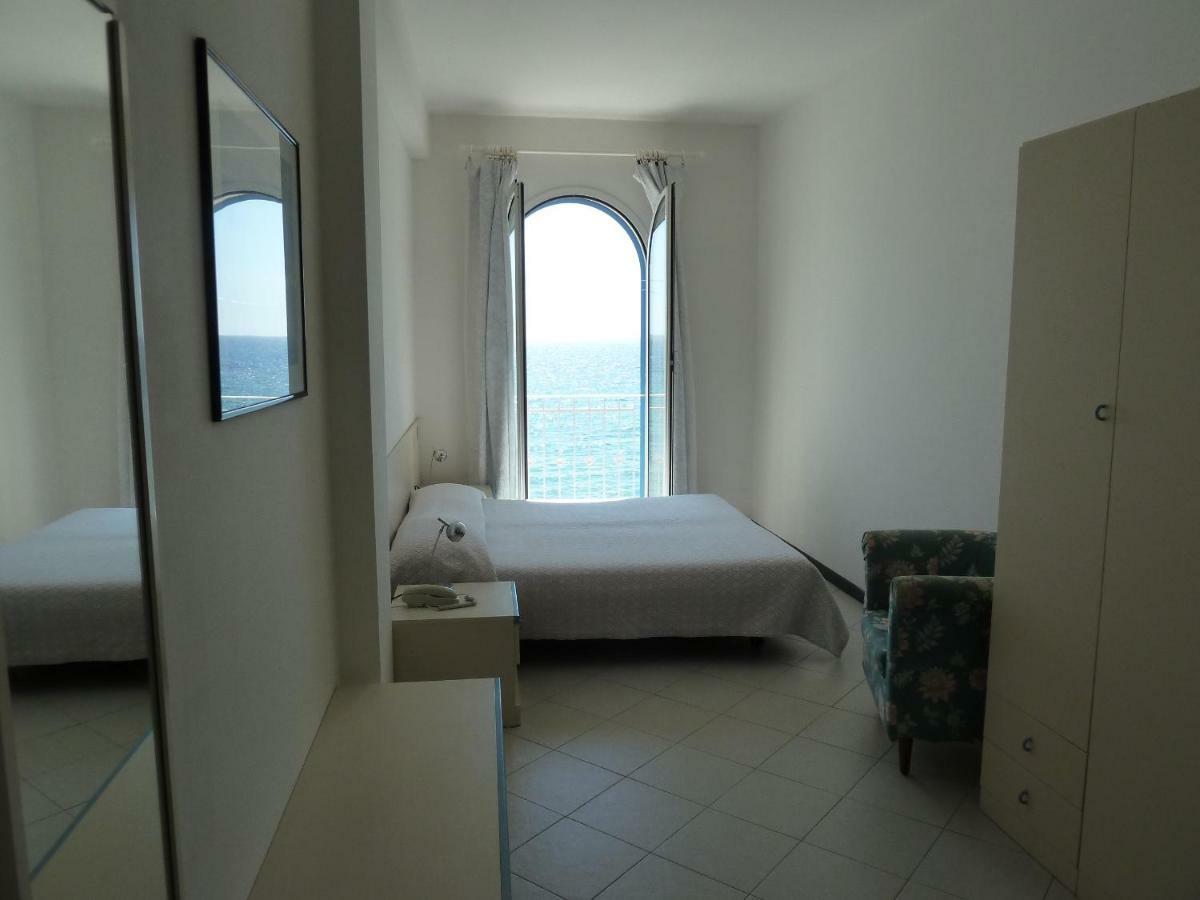 Hotel La Balnearia Alassio Esterno foto